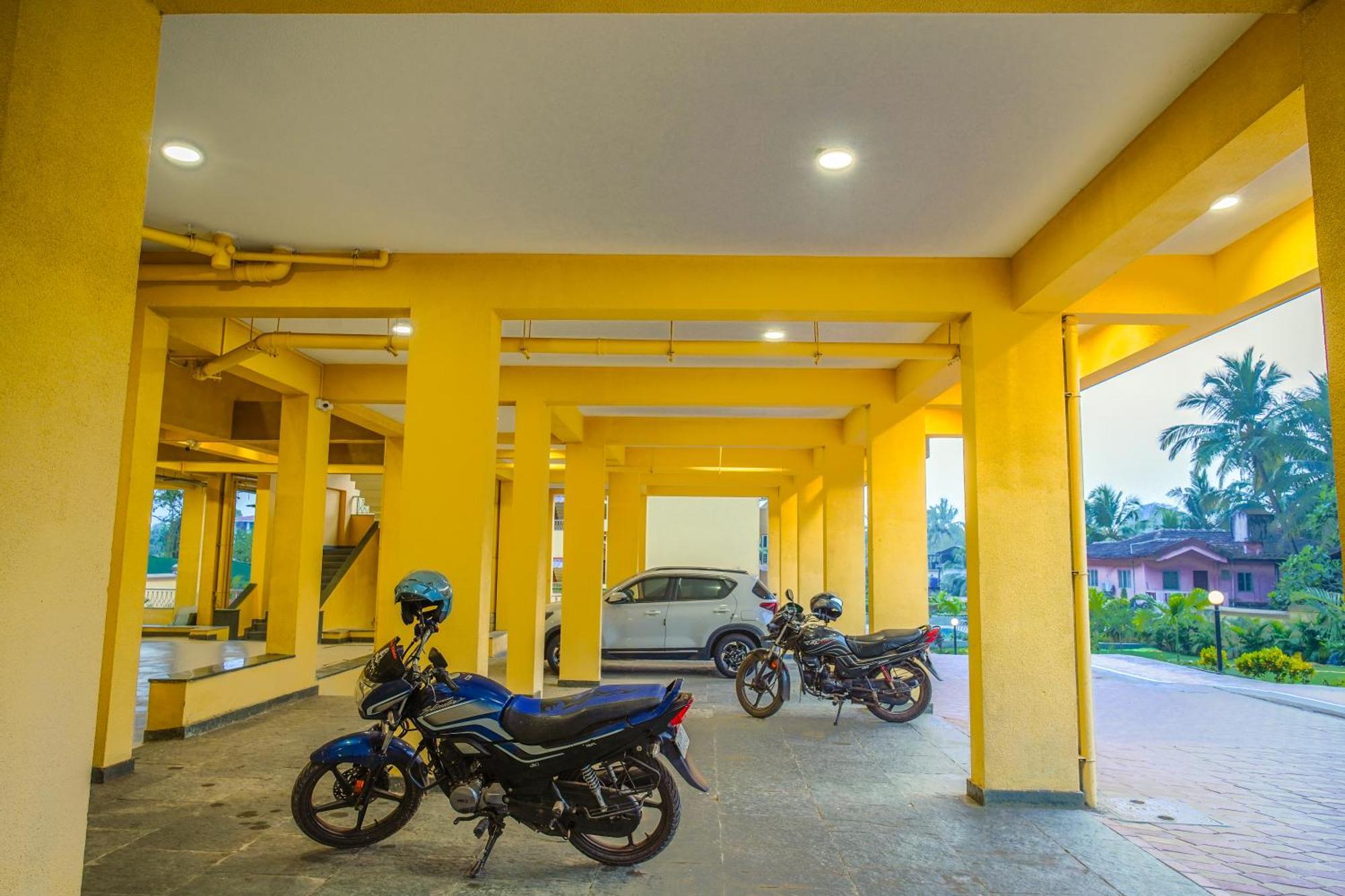 Alaya Stays 1 Bhk With Balcony & Pool - Veera Marina Candolim Exterior photo
